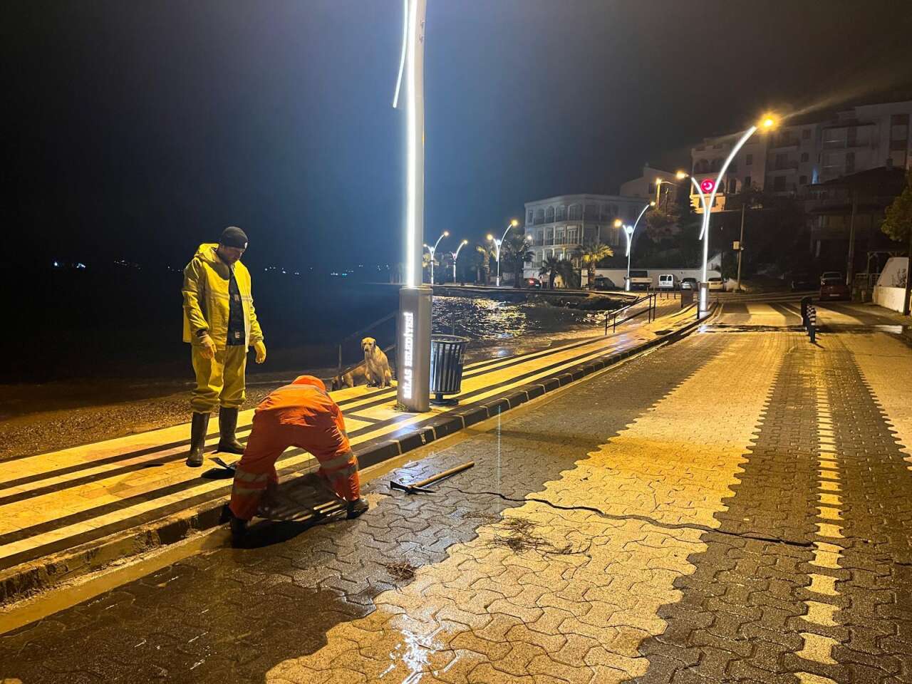 Milas Belediyesi Ekipleri Yoğun Yağışta Gece Boyunca Sahadaydı 2